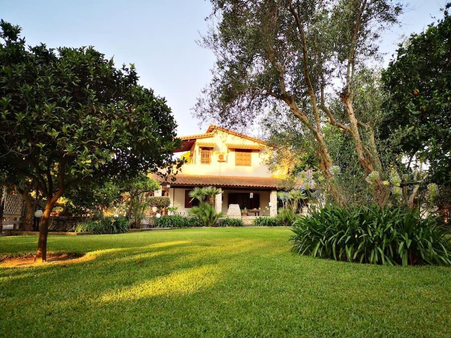 Villa Lena Entire Cottage Kalamaki  外观 照片