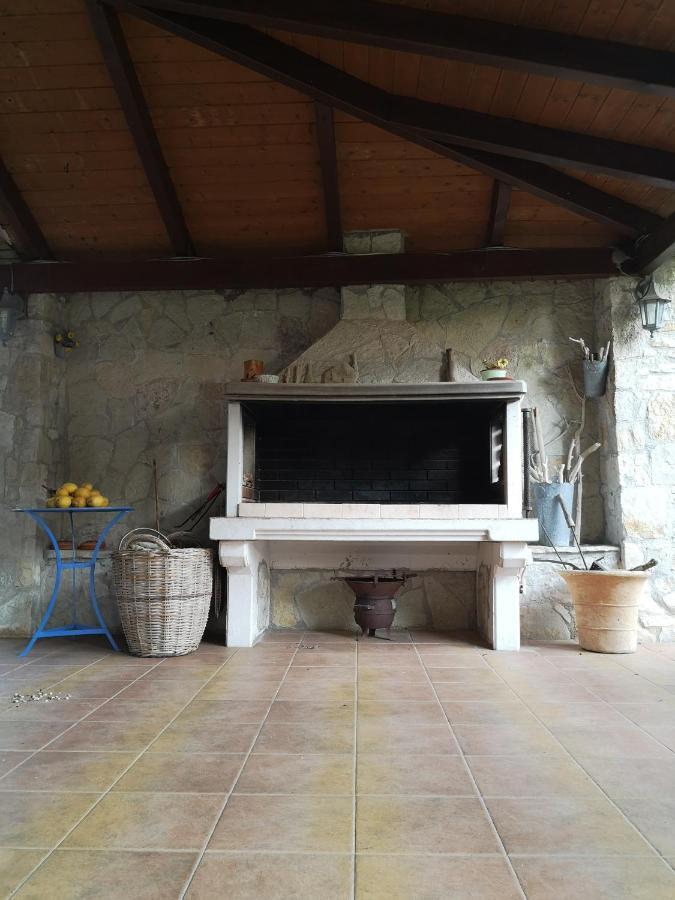 Villa Lena Entire Cottage Kalamaki  外观 照片