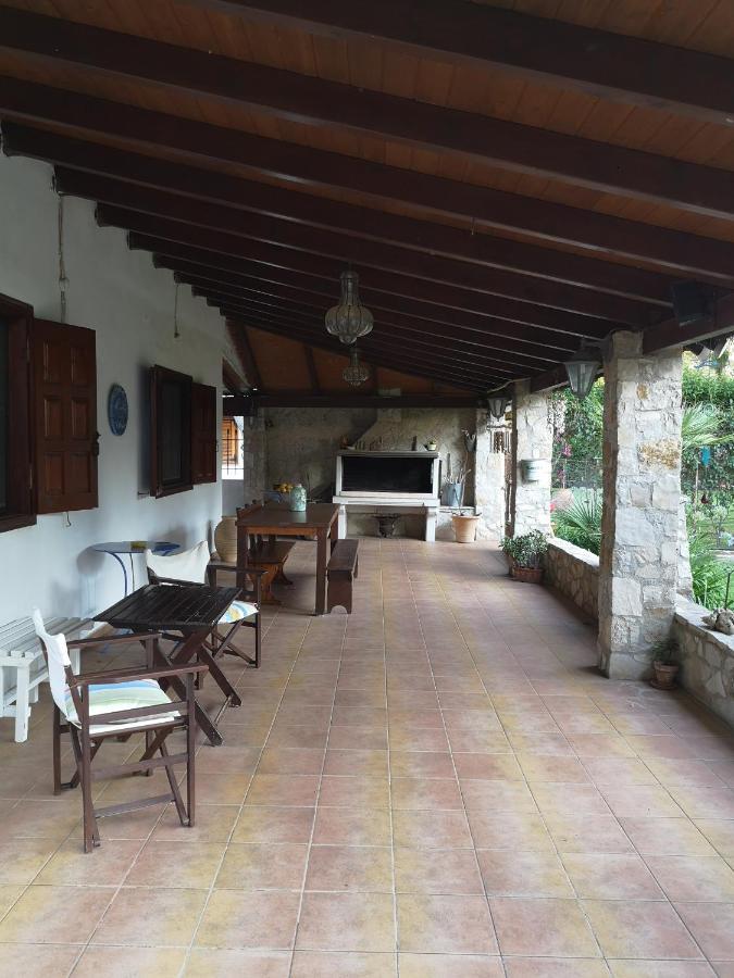 Villa Lena Entire Cottage Kalamaki  外观 照片