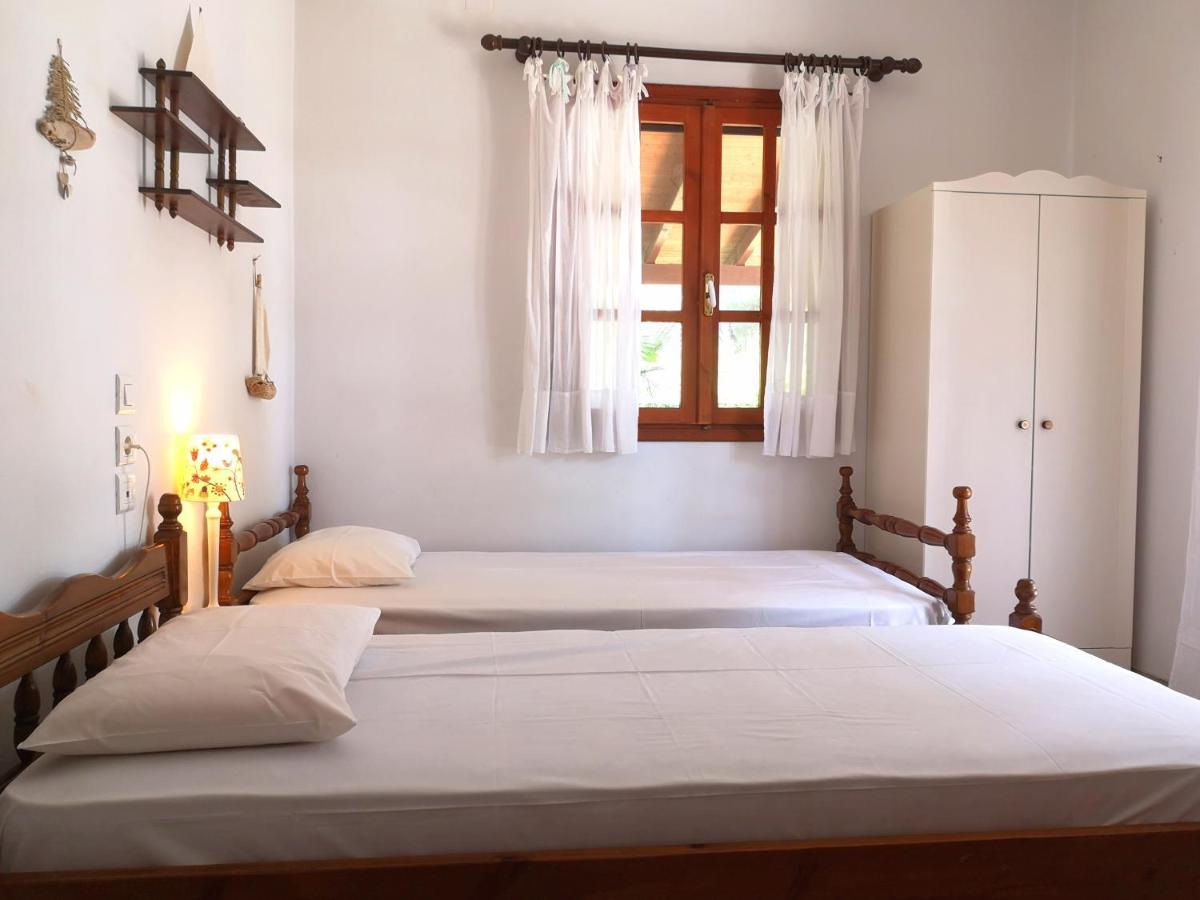 Villa Lena Entire Cottage Kalamaki  外观 照片