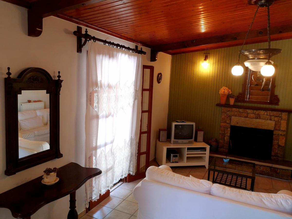 Villa Lena Entire Cottage Kalamaki  外观 照片